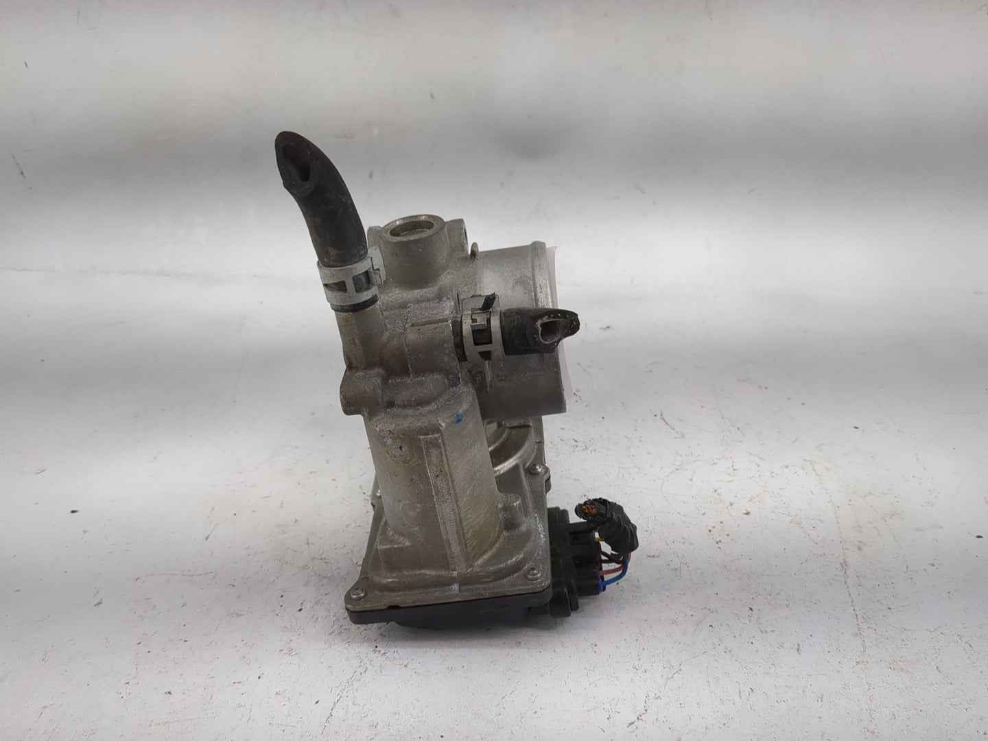 2011-2019 Toyota Corolla Throttle Body P/N:22030-0T080 Fits Fits 2011 2012 2013 2014 2015 2016 2017 2018 2019 OEM Used Auto 