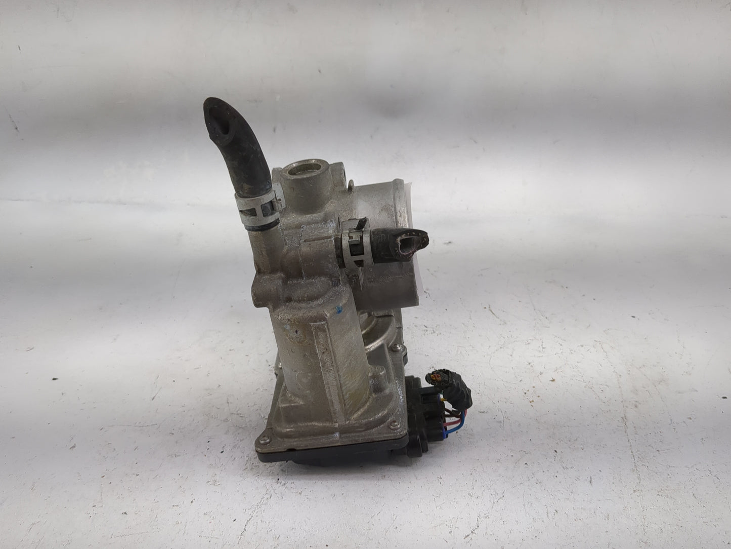 2011-2019 Toyota Corolla Throttle Body P/N:22030-0T080 Fits Fits 2011 2012 2013 2014 2015 2016 2017 2018 2019 OEM Used Auto 
