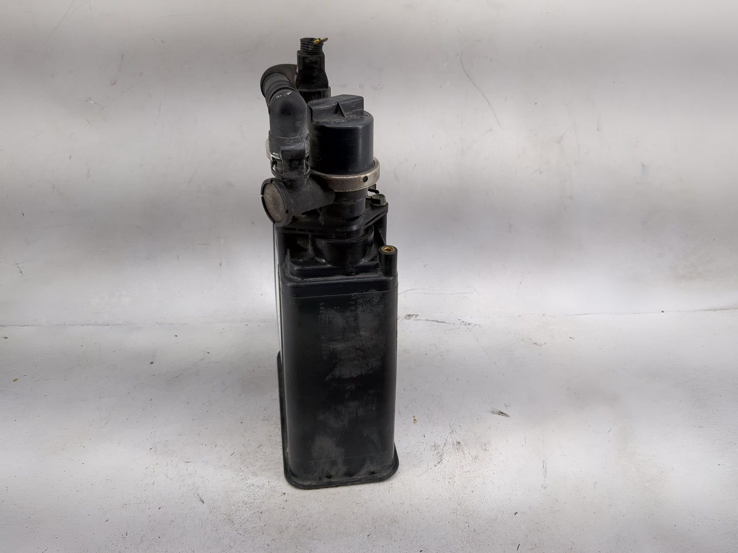 2013 Toyota Corolla Fuel Vapor Charcoal Canister 1479332 - Oemusedautoparts1.com