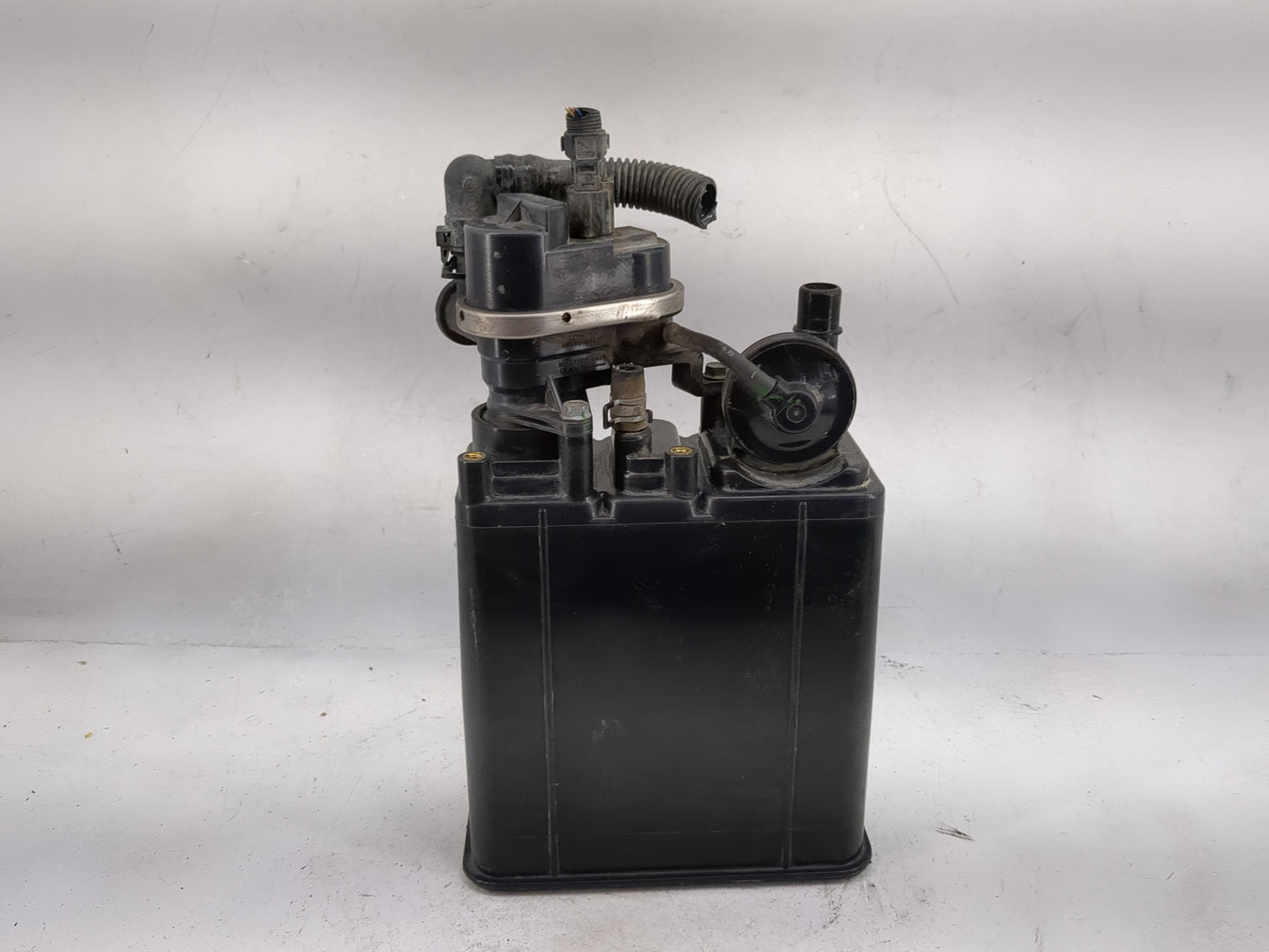 2013 Toyota Corolla Fuel Vapor Charcoal Canister 1479332 - Oemusedautoparts1.com