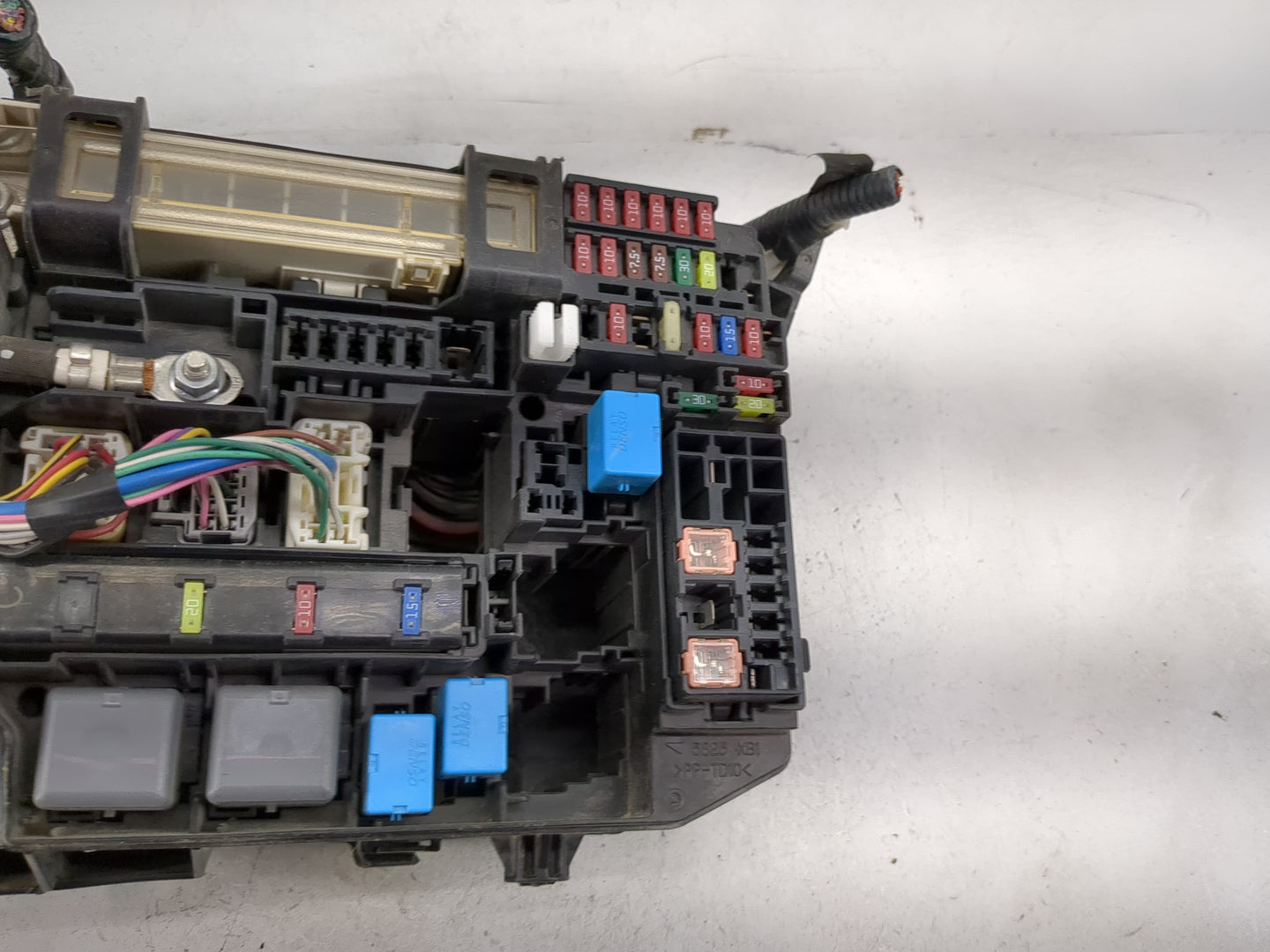 2009-2013 Toyota Corolla Fusebox Fuse Box Panel Relay Module P/N:82662-02270 Fits Fits 2009 2010 2011 2012 2013 2014 OEM Use