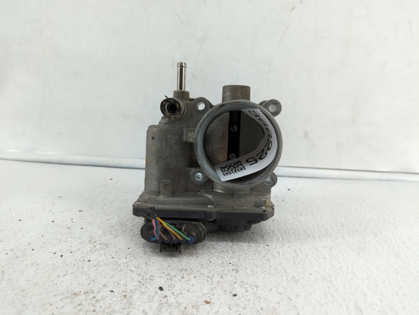 2011-2018 Toyota Corolla Throttle Body P/N:22030-0T080 Fits Fits 2011 2012 2013 2014 2015 2016 2017 2018 OEM Used Auto Parts