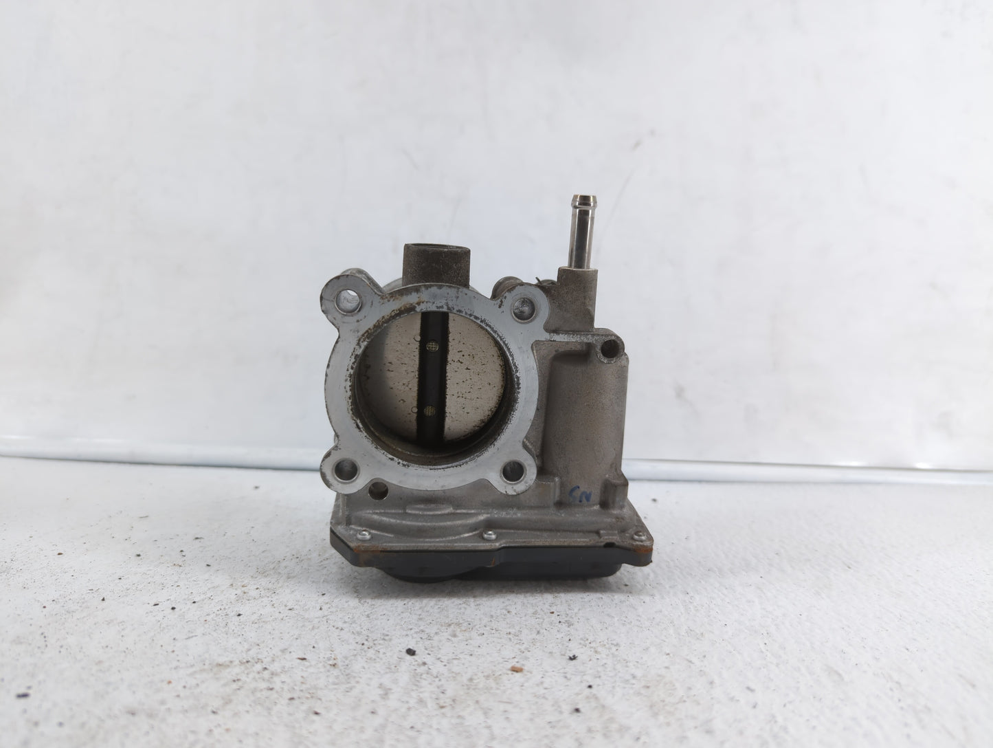 2011-2018 Toyota Corolla Throttle Body P/N:22030-0T080 Fits Fits 2011 2012 2013 2014 2015 2016 2017 2018 OEM Used Auto Parts