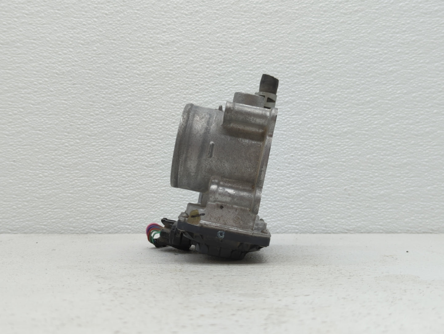 2011-2018 Toyota Corolla Throttle Body P/N:22030-0T080 Fits Fits 2011 2012 2013 2014 2015 2016 2017 2018 OEM Used Auto Parts