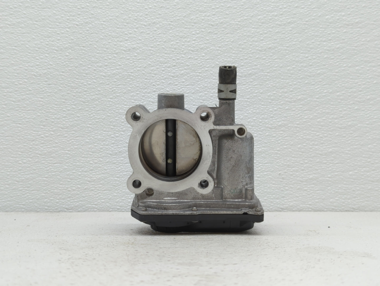 2011-2018 Toyota Corolla Throttle Body P/N:22030-0T080 Fits Fits 2011 2012 2013 2014 2015 2016 2017 2018 OEM Used Auto Parts
