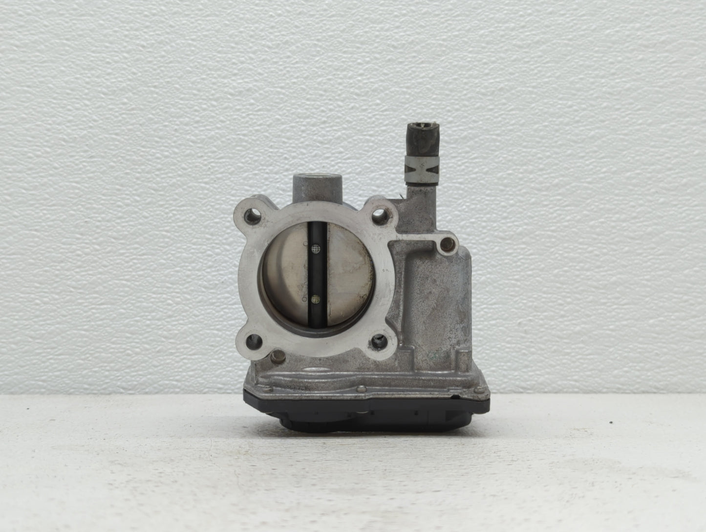2011-2018 Toyota Corolla Throttle Body P/N:22030-0T080 Fits Fits 2011 2012 2013 2014 2015 2016 2017 2018 OEM Used Auto Parts