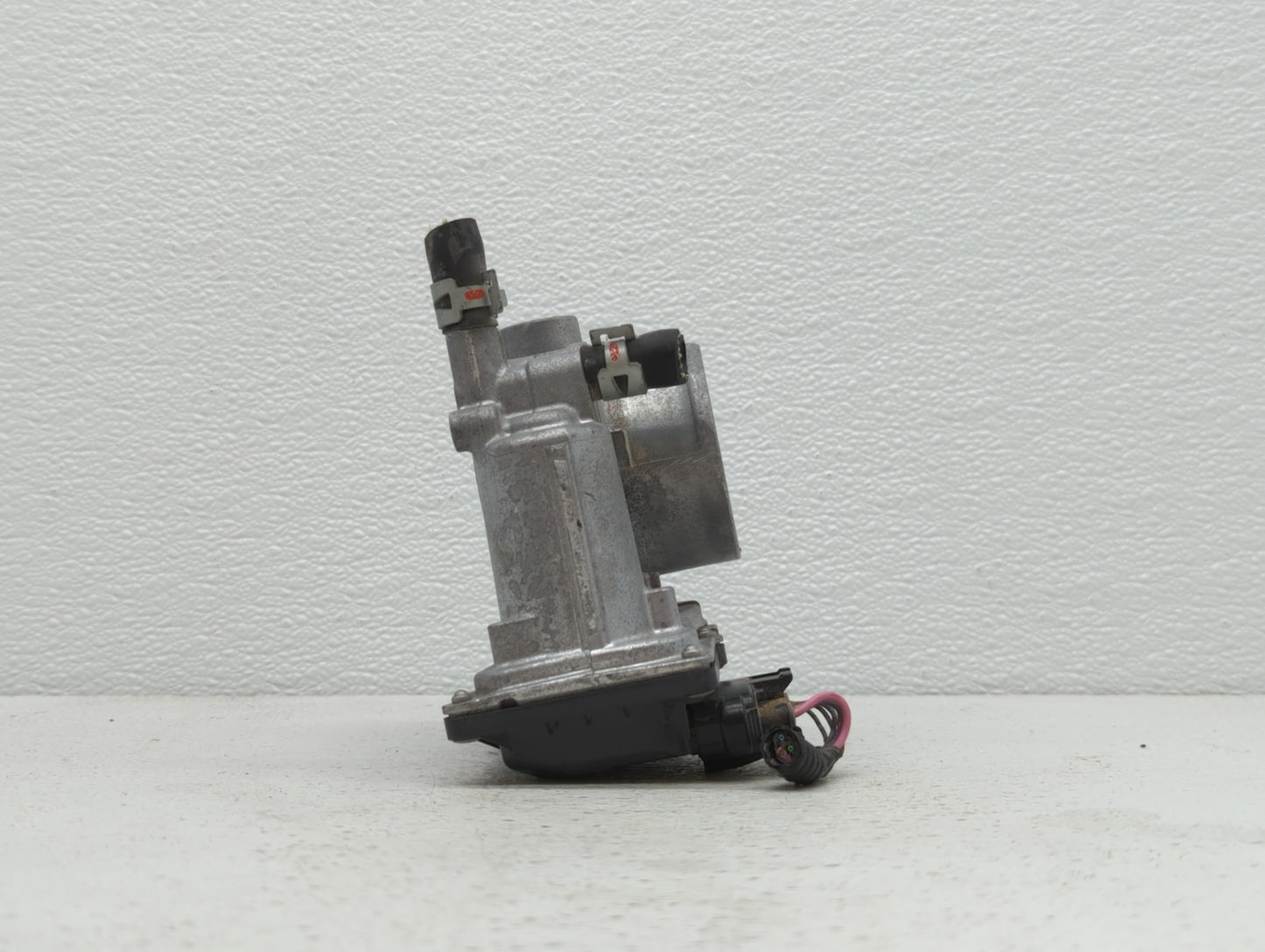 2011-2018 Toyota Corolla Throttle Body P/N:22030-0T080 Fits Fits 2011 2012 2013 2014 2015 2016 2017 2018 OEM Used Auto Parts
