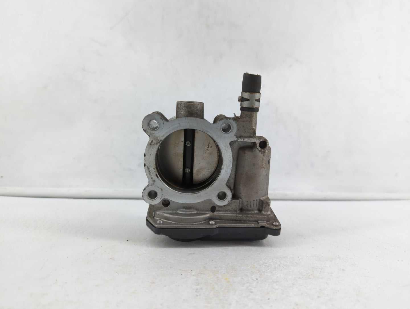 2011-2018 Toyota Corolla Throttle Body P/N:22030-0T080 Fits Fits 2011 2012 2013 2014 2015 2016 2017 2018 OEM Used Auto Parts