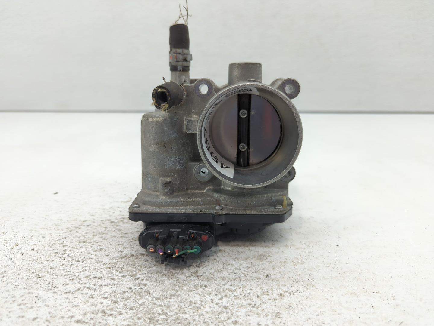 2011-2019 Toyota Corolla Throttle Body P/N:22030-0T080 Fits Fits 2011 2012 2013 2014 2015 2016 2017 2018 2019 OEM Used Auto 