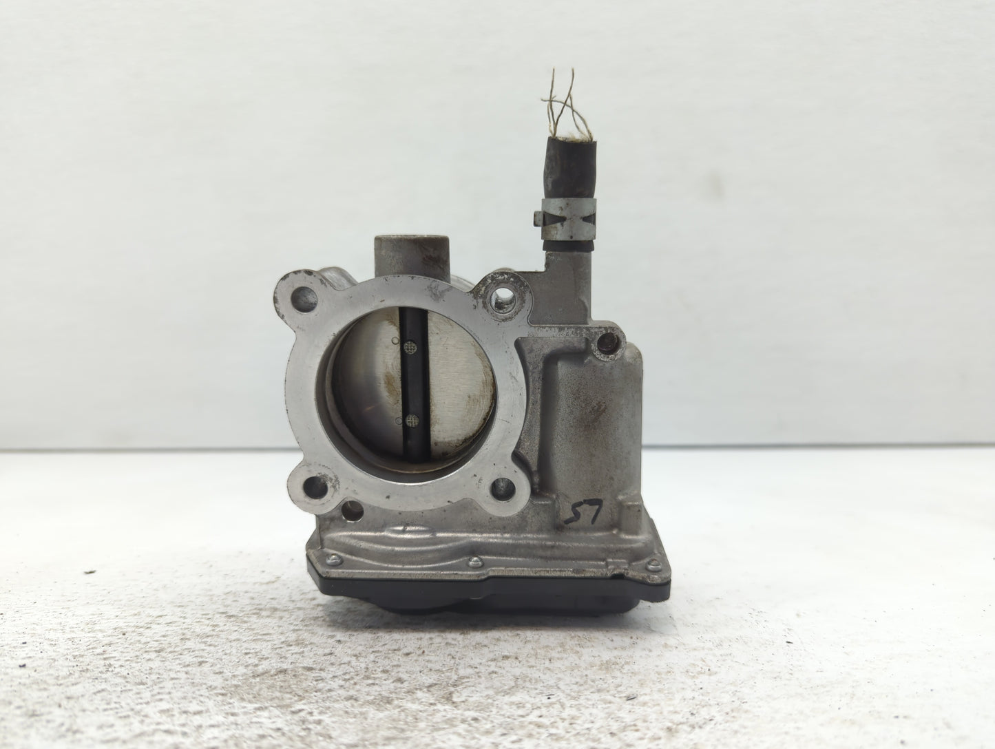 2011-2019 Toyota Corolla Throttle Body P/N:22030-0T080 Fits Fits 2011 2012 2013 2014 2015 2016 2017 2018 2019 OEM Used Auto 
