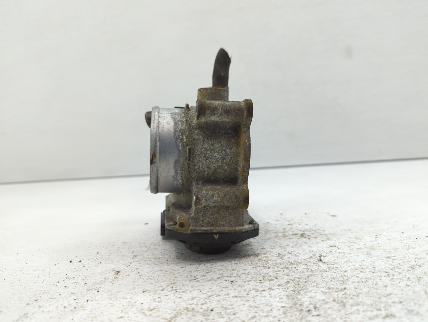 2011-2019 Toyota Corolla Throttle Body P/N:22030-0T080 Fits Fits 2011 2012 2013 2014 2015 2016 2017 2018 2019 OEM Used Auto 