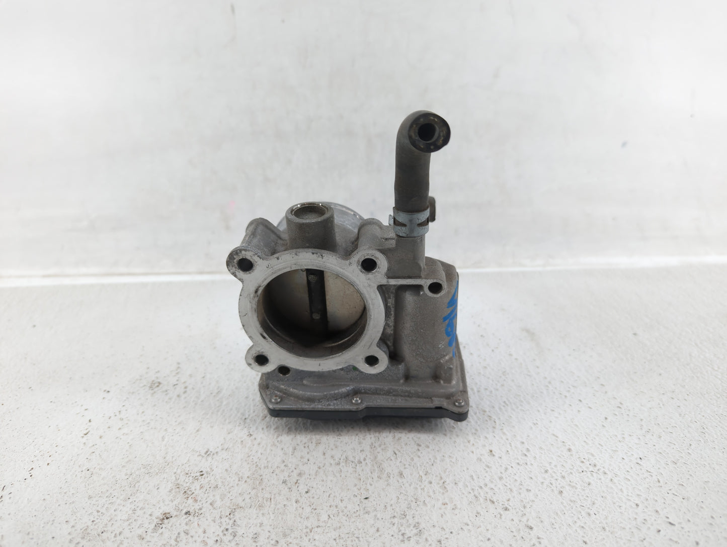 2011-2019 Toyota Corolla Throttle Body P/N:22030-0T080 Fits Fits 2011 2012 2013 2014 2015 2016 2017 2018 2019 OEM Used Auto 