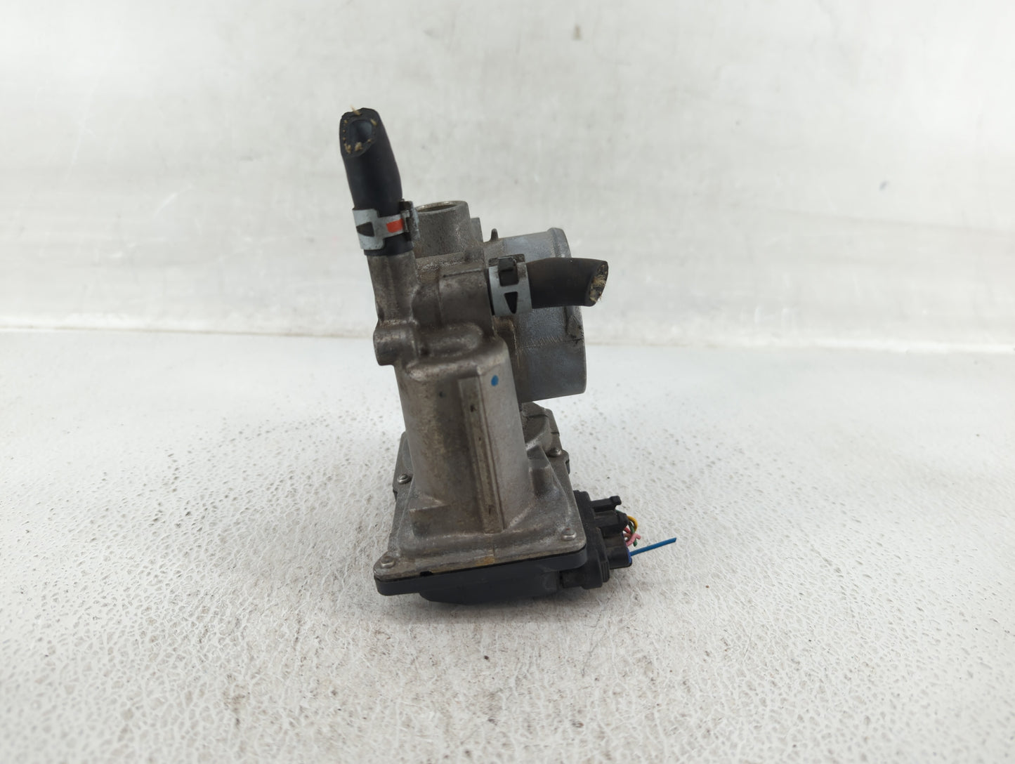 2011-2019 Toyota Corolla Throttle Body P/N:22030-0T080 Fits Fits 2011 2012 2013 2014 2015 2016 2017 2018 2019 OEM Used Auto 