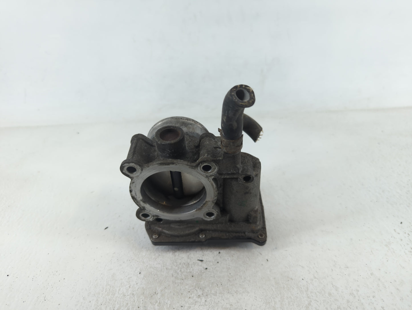 2011-2019 Toyota Corolla Throttle Body P/N:22030-0T080 Fits Fits 2011 2012 2013 2014 2015 2016 2017 2018 2019 OEM Used Auto 