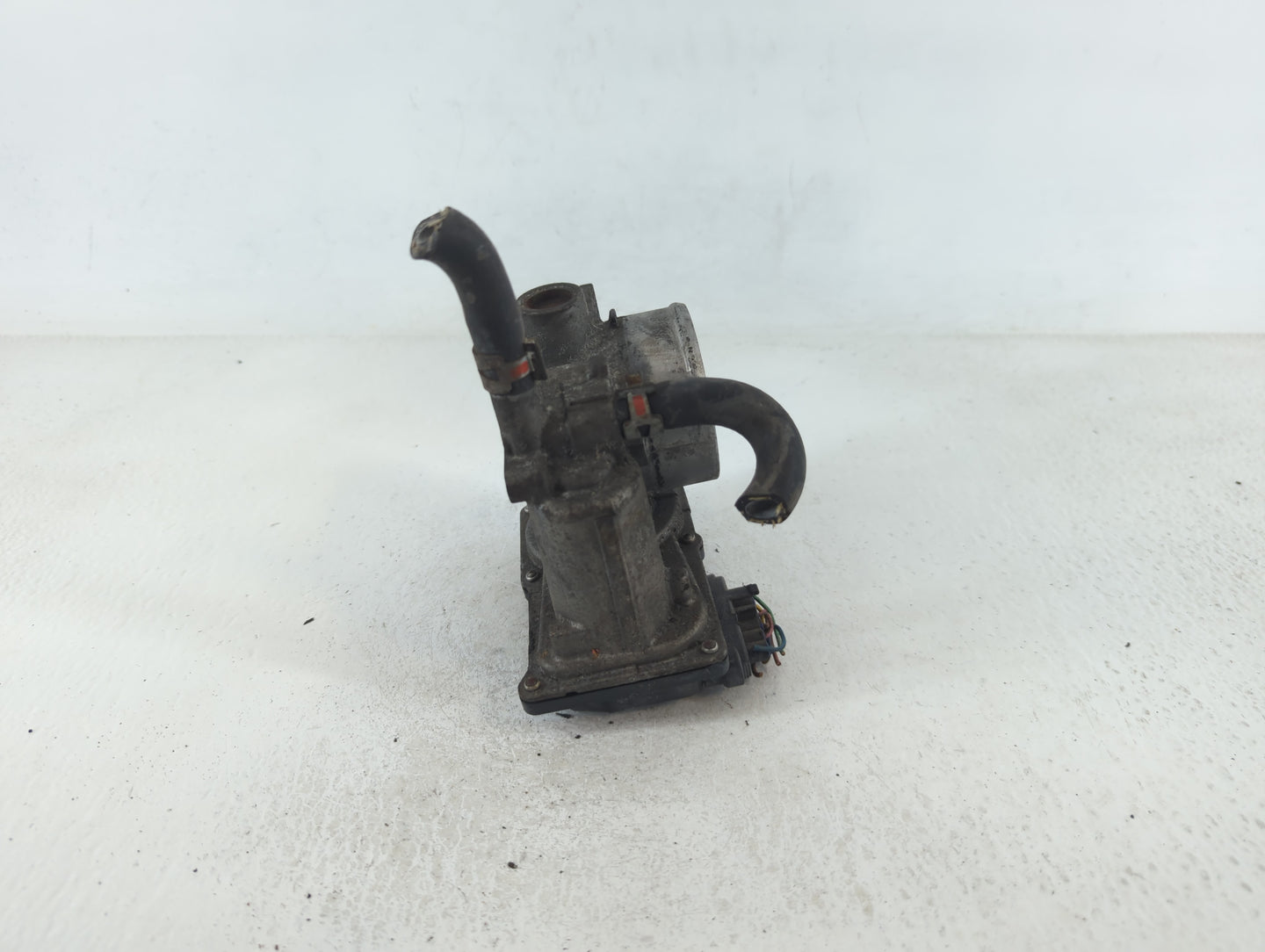 2011-2019 Toyota Corolla Throttle Body P/N:22030-0T080 Fits Fits 2011 2012 2013 2014 2015 2016 2017 2018 2019 OEM Used Auto 
