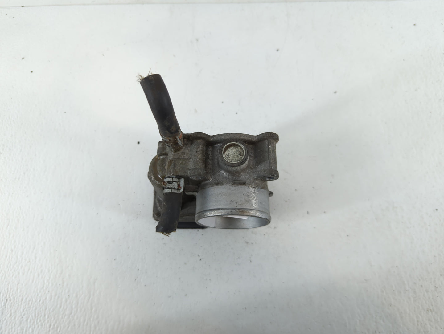 2011-2019 Toyota Corolla Throttle Body P/N:22030-0T080 Fits Fits 2011 2012 2013 2014 2015 2016 2017 2018 2019 OEM Used Auto 