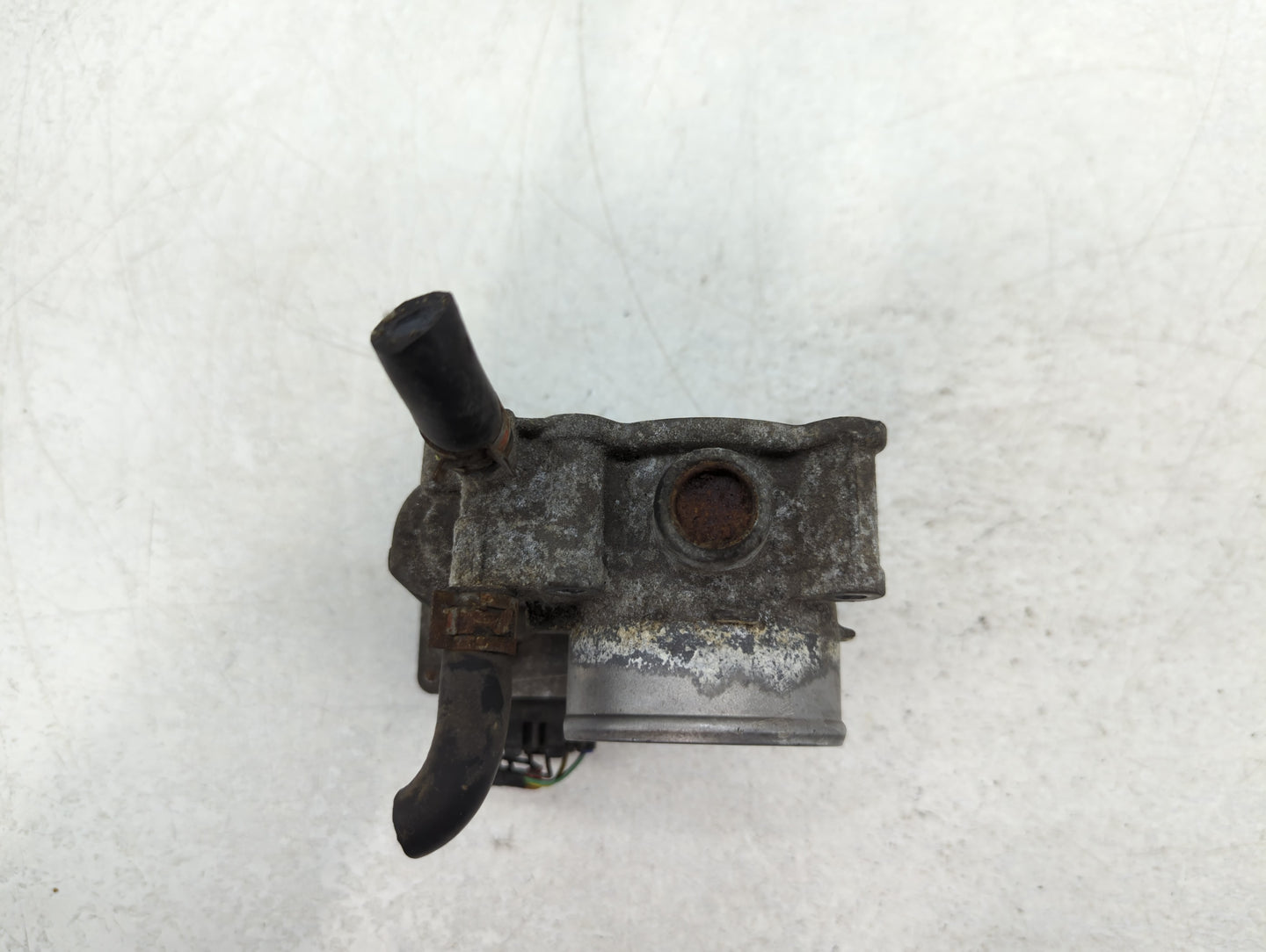 2011-2019 Toyota Corolla Throttle Body P/N:22030-01080 Fits Fits 2011 2012 2013 2014 2015 2016 2017 2018 2019 OEM Used Auto 