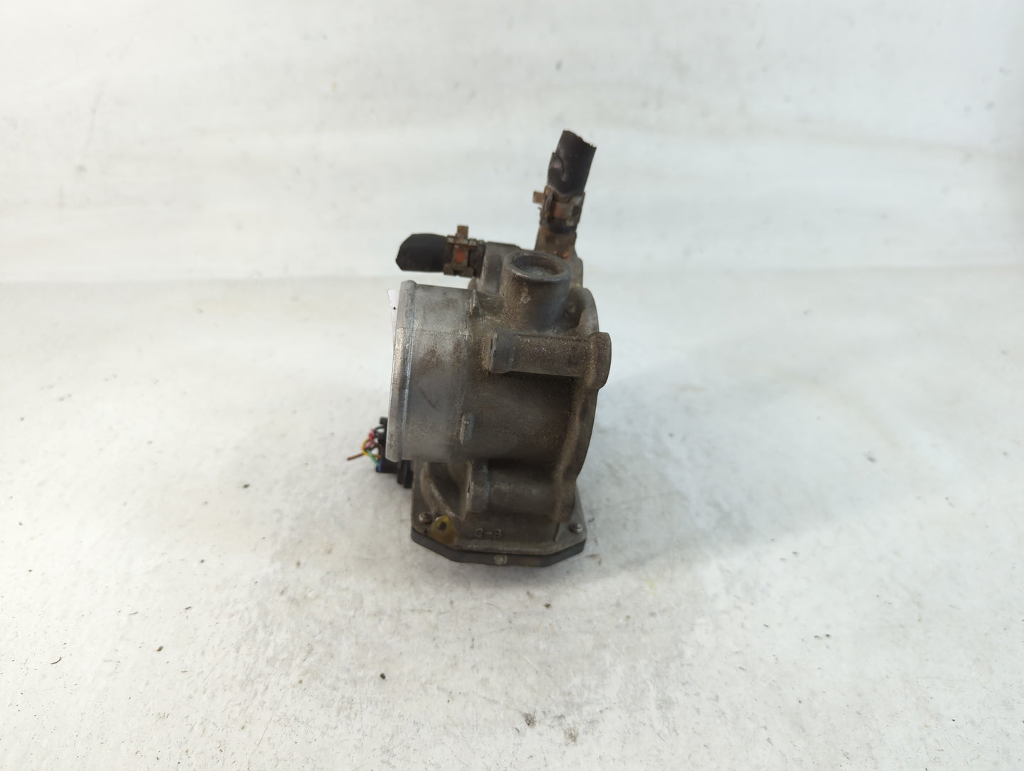 2011-2019 Toyota Corolla Throttle Body P/N:22030-0T080 Fits Fits 2011 2012 2013 2014 2015 2016 2017 2018 2019 OEM Used Auto 
