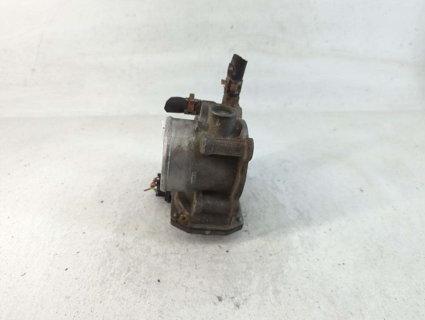 2011-2019 Toyota Corolla Throttle Body P/N:22030-0T080 Fits Fits 2011 2012 2013 2014 2015 2016 2017 2018 2019 OEM Used Auto 