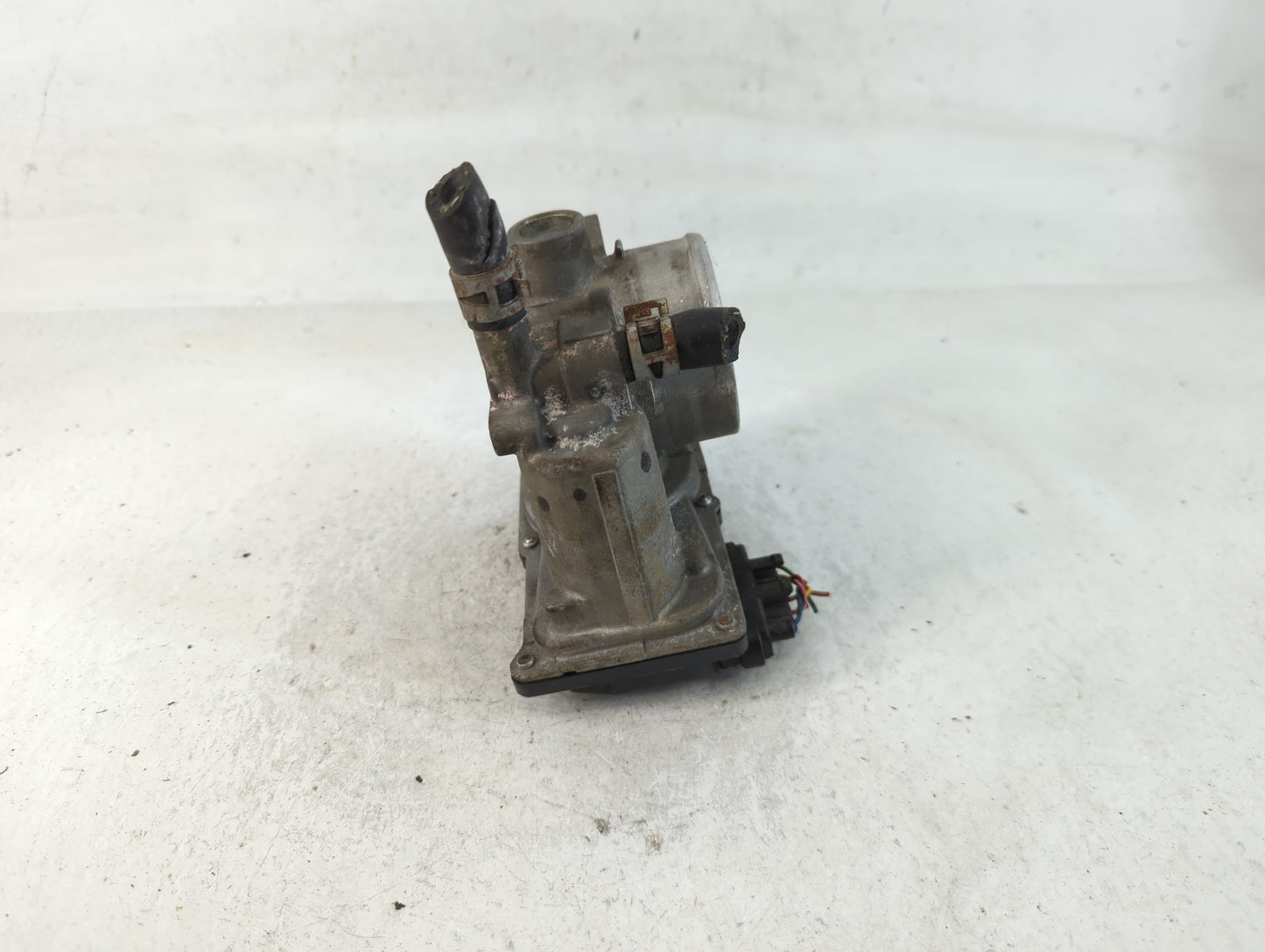 2011-2019 Toyota Corolla Throttle Body P/N:22030-0T080 Fits Fits 2011 2012 2013 2014 2015 2016 2017 2018 2019 OEM Used Auto 