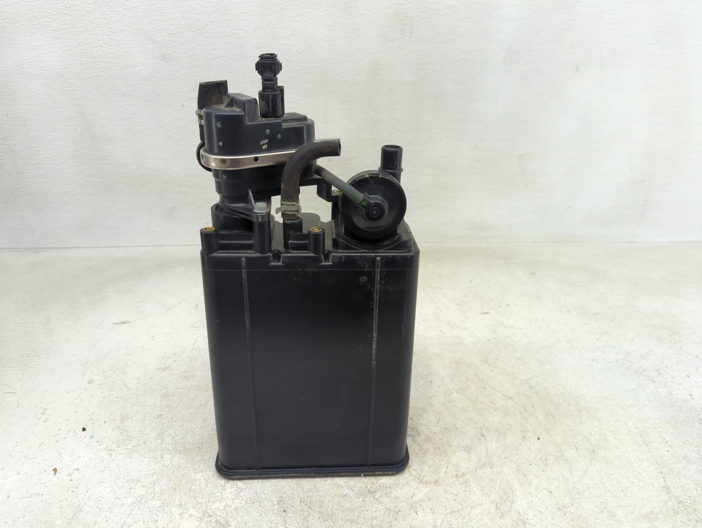 2013 Toyota Highlander Fuel Vapor Charcoal Canister - Oemusedautoparts1.com