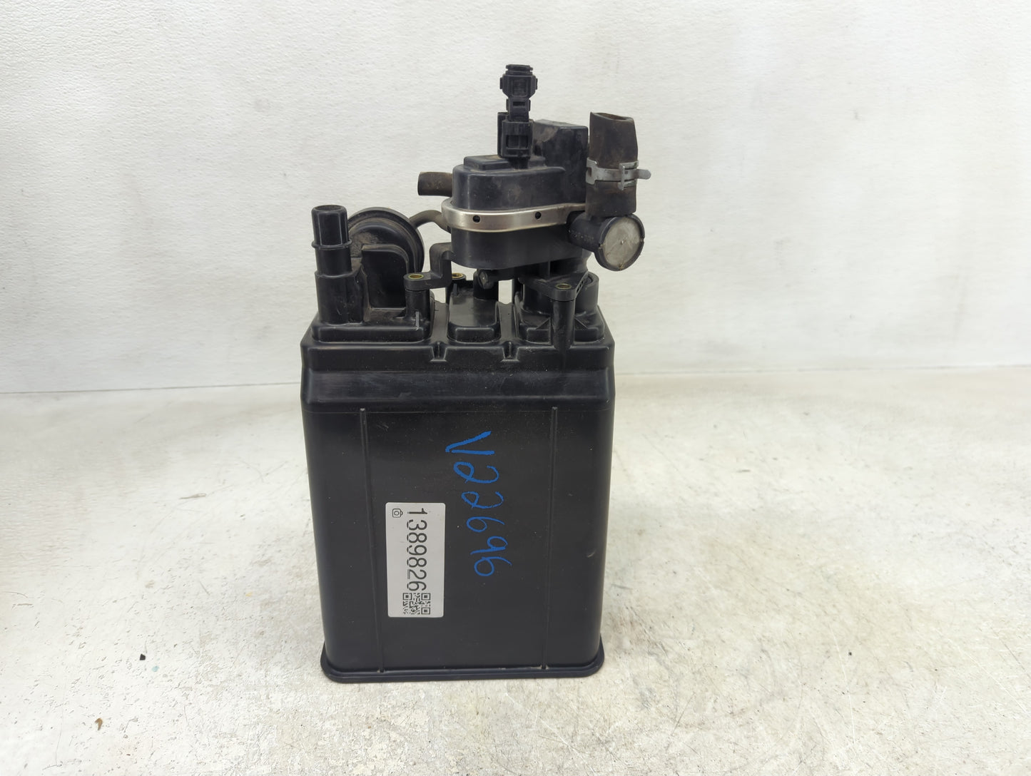 2013 Toyota Highlander Fuel Vapor Charcoal Canister - Oemusedautoparts1.com