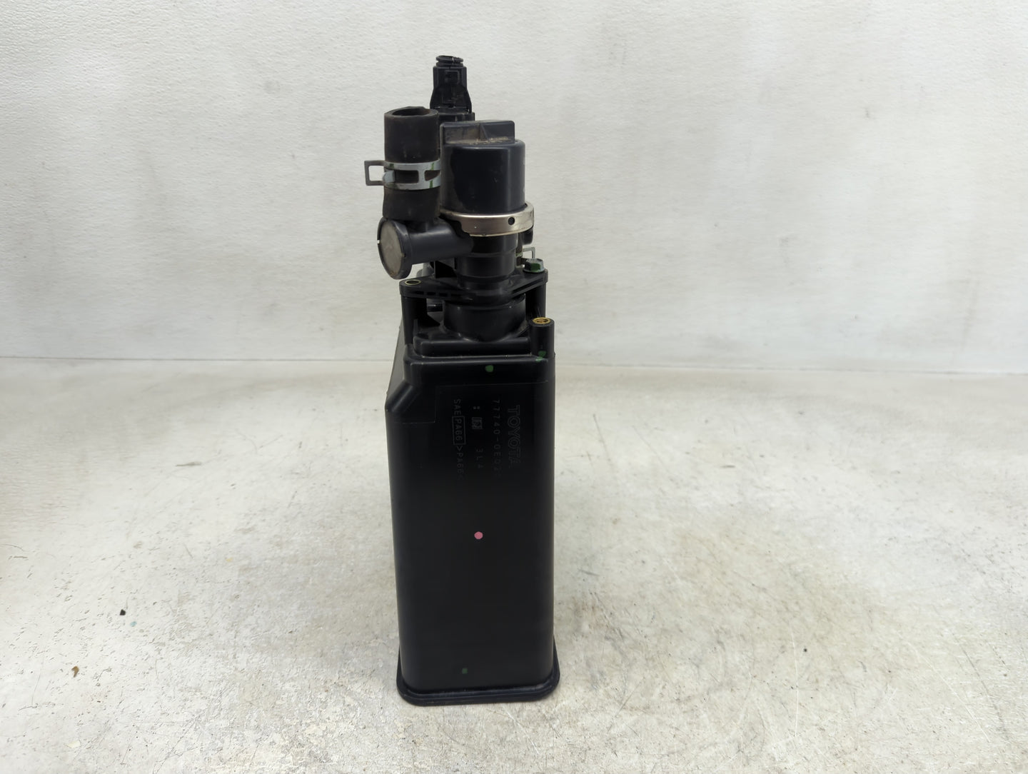 2013 Toyota Highlander Fuel Vapor Charcoal Canister - Oemusedautoparts1.com