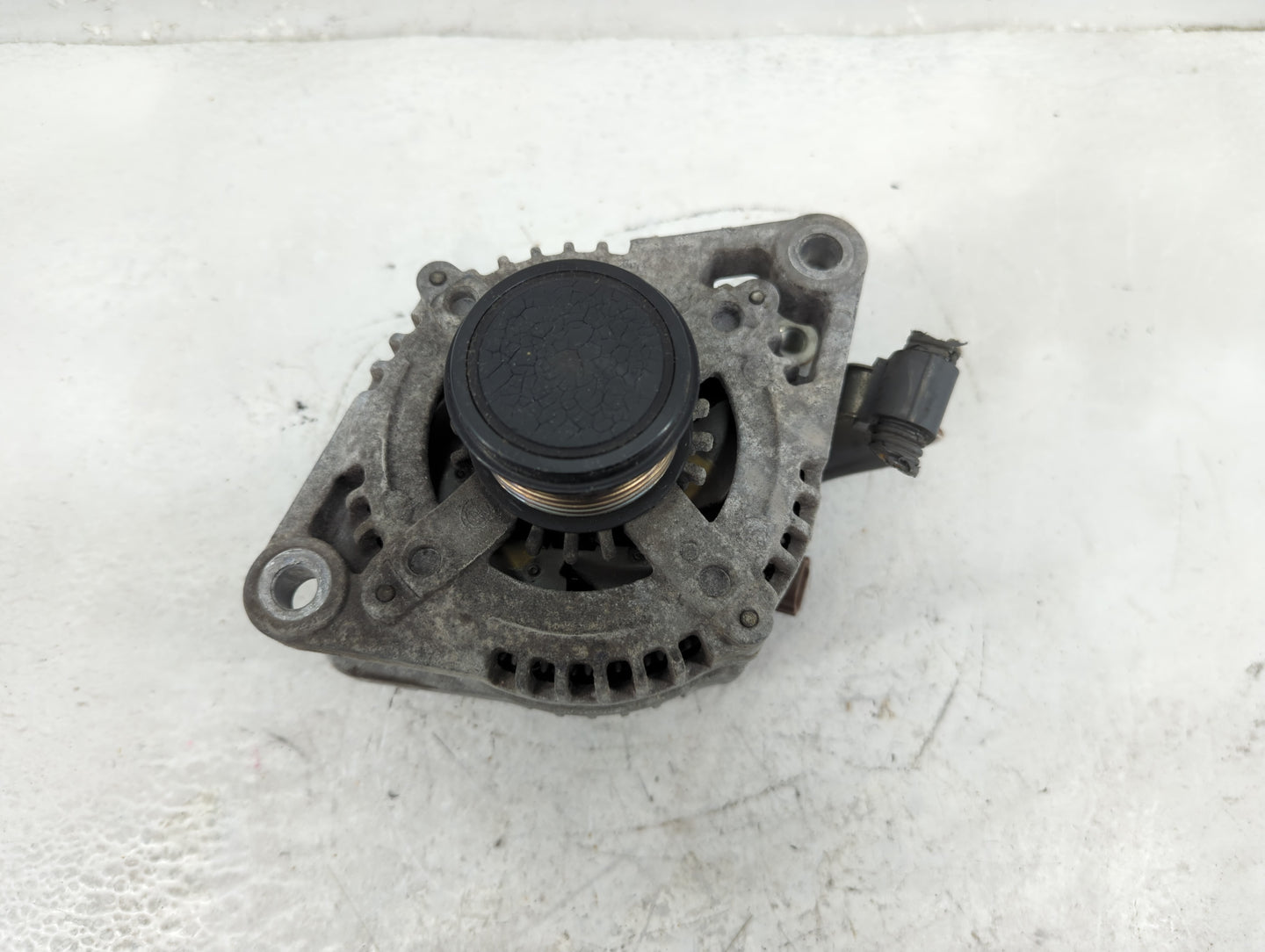 2008-2013 Toyota Highlander Alternator Replacement Generator Charging Assembly Engine OEM P/N:27060-0P241 Fits OEM Used Auto