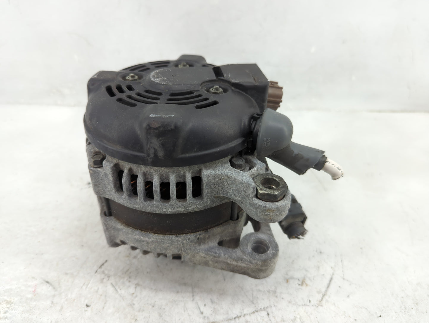 2008-2013 Toyota Highlander Alternator Replacement Generator Charging Assembly Engine OEM P/N:27060-0P241 Fits OEM Used Auto