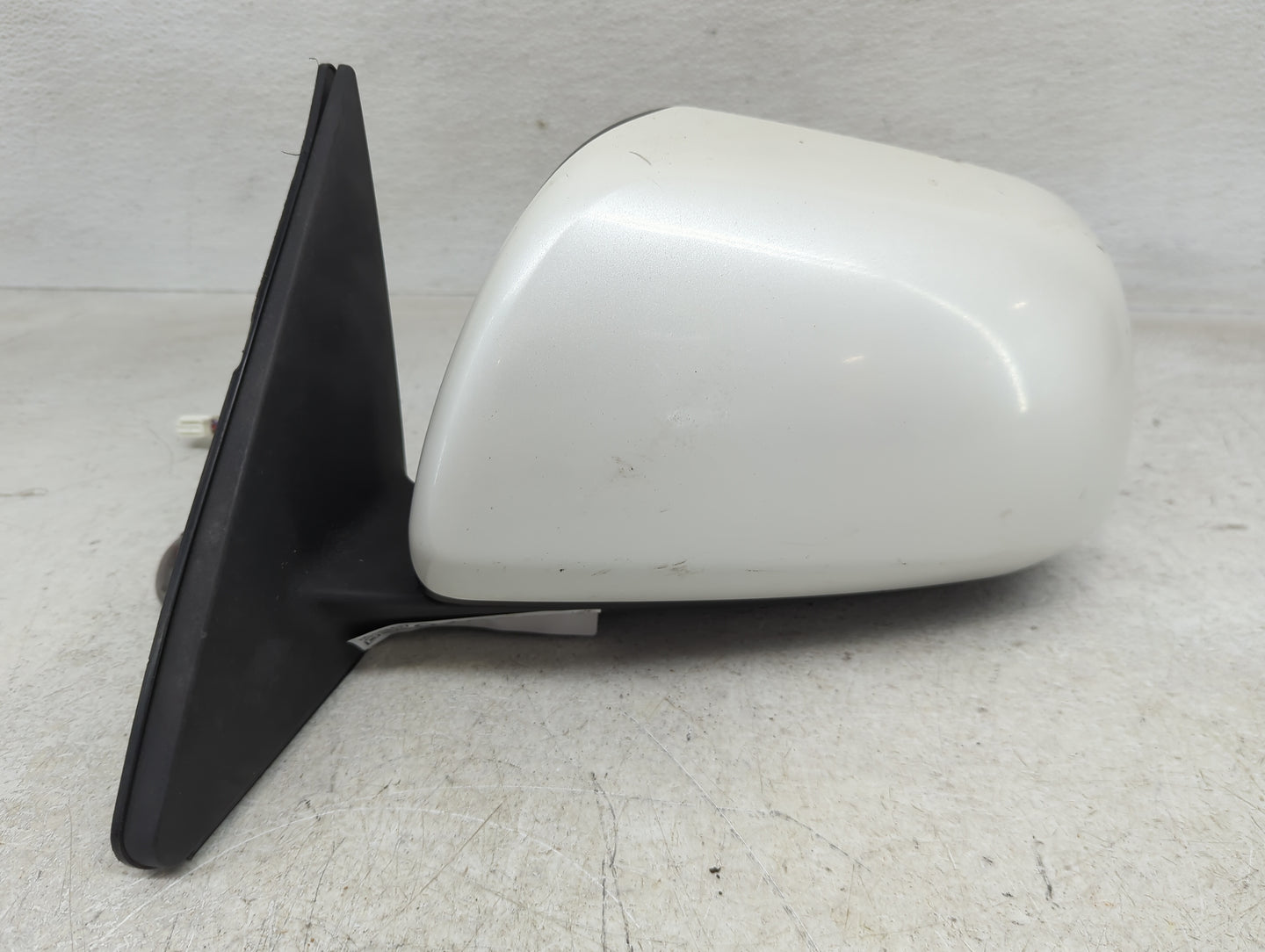 2008-2013 Toyota Highlander Driver Side View Mirror - Left Door Mirror OEM Used - Oemusedautoparts1.com
