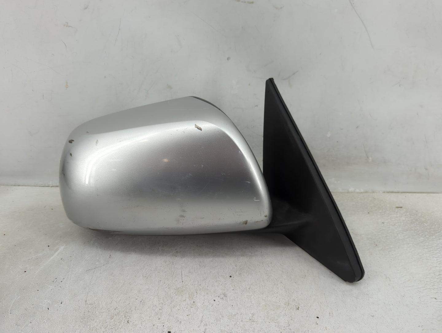 2008-2013 Toyota Highlander Passenger Side View Mirror - Right Door Mirror OEM Used - Oemusedautoparts1.com