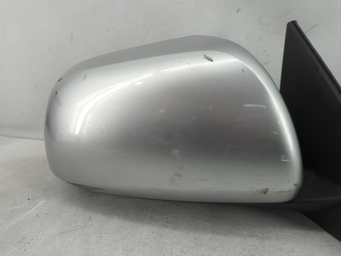 2008-2013 Toyota Highlander Passenger Side View Mirror - Right Door Mirror OEM Used - Oemusedautoparts1.com