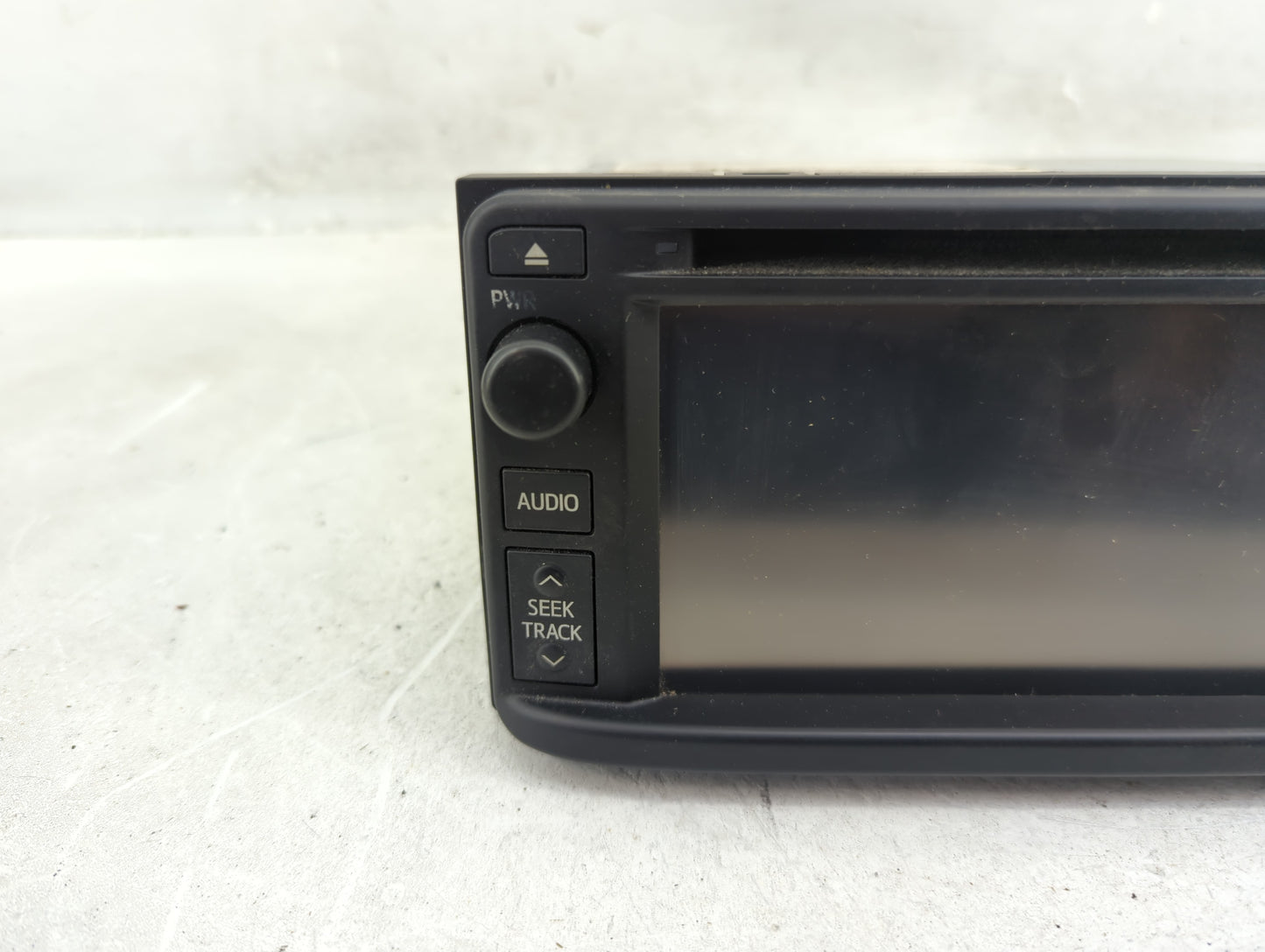 2013 Toyota Highlander Radio AM FM Cd Player Receiver Replacement P/N:86140-0E110 Fits OEM Used Auto Parts - Oemusedautopart