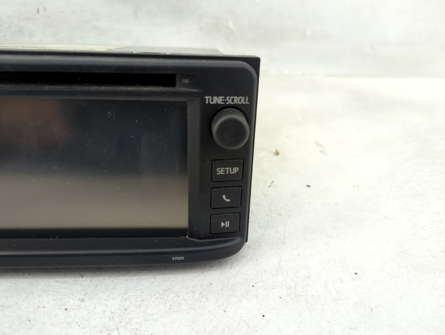 2013 Toyota Highlander Radio AM FM Cd Player Receiver Replacement P/N:86140-0E110 Fits OEM Used Auto Parts - Oemusedautopart