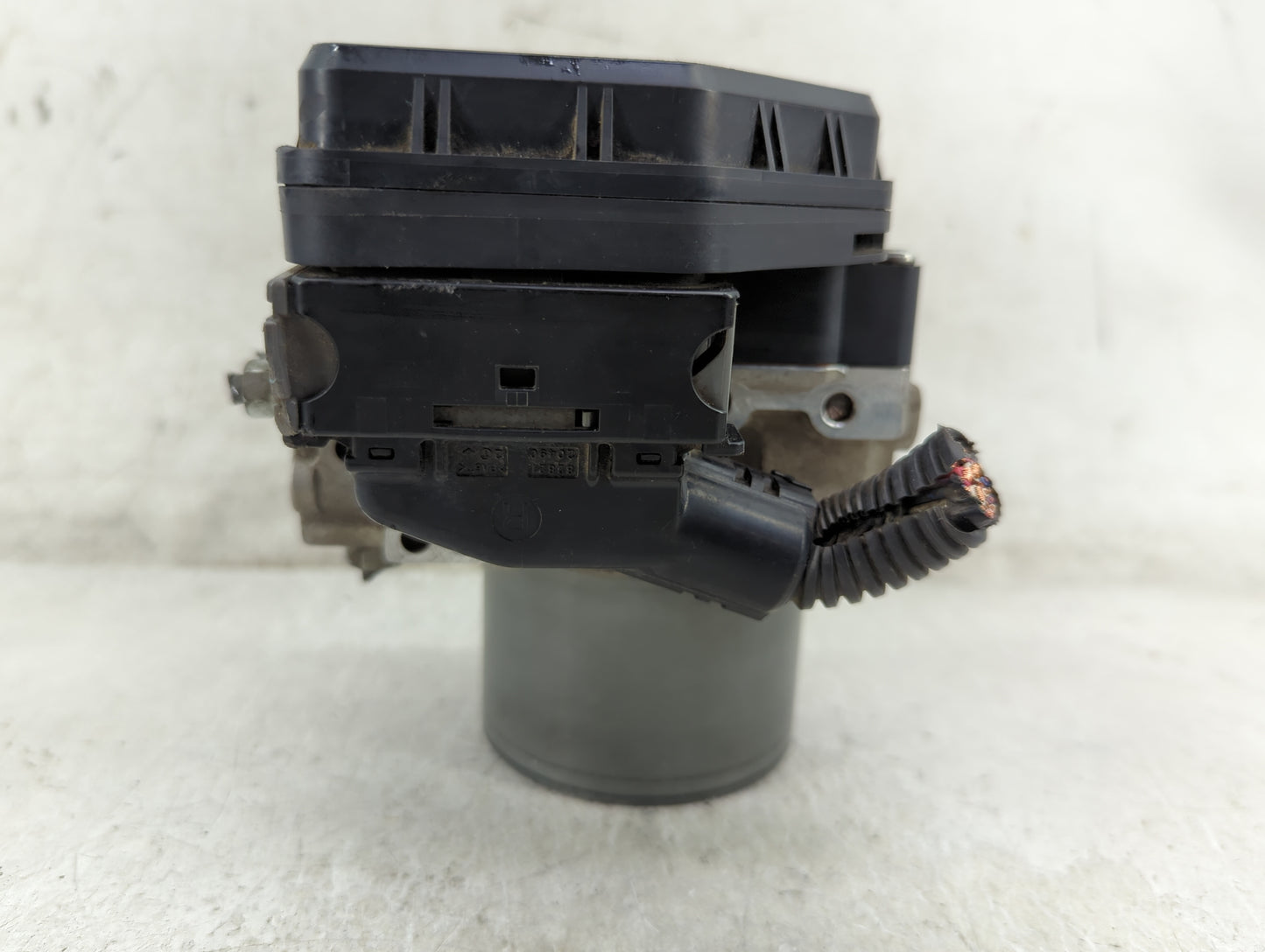 2011-2013 Toyota Highlander ABS Pump Control Module Replacement P/N:133800-5730 44540-0E192 Fits Fits 2011 2012 2013 OEM Use