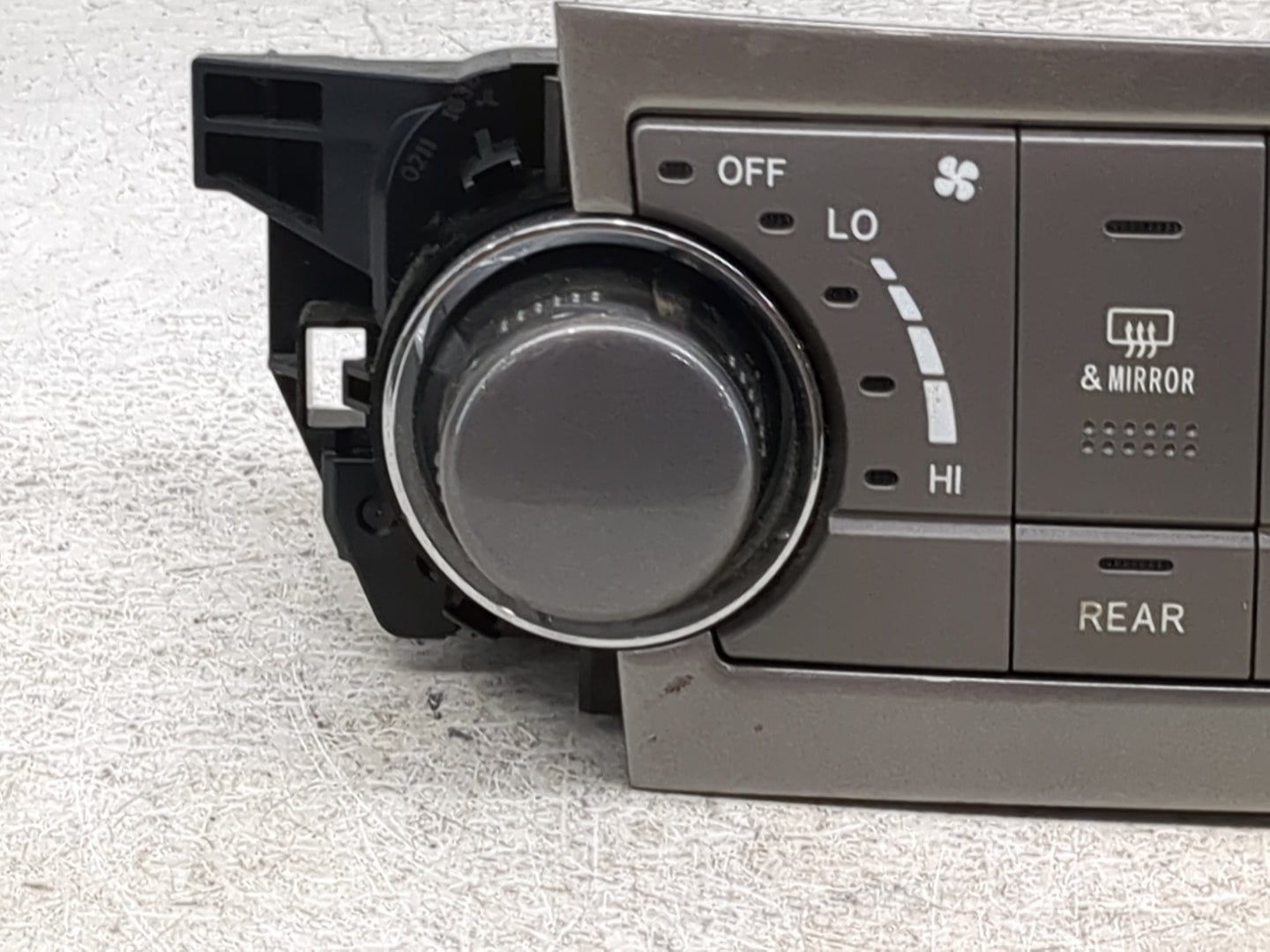 2011-2013 Toyota Highlander Climate Control Module Temperature AC/Heater Replacement P/N:249603Z2T 55900-0E230 Fits OEM Used