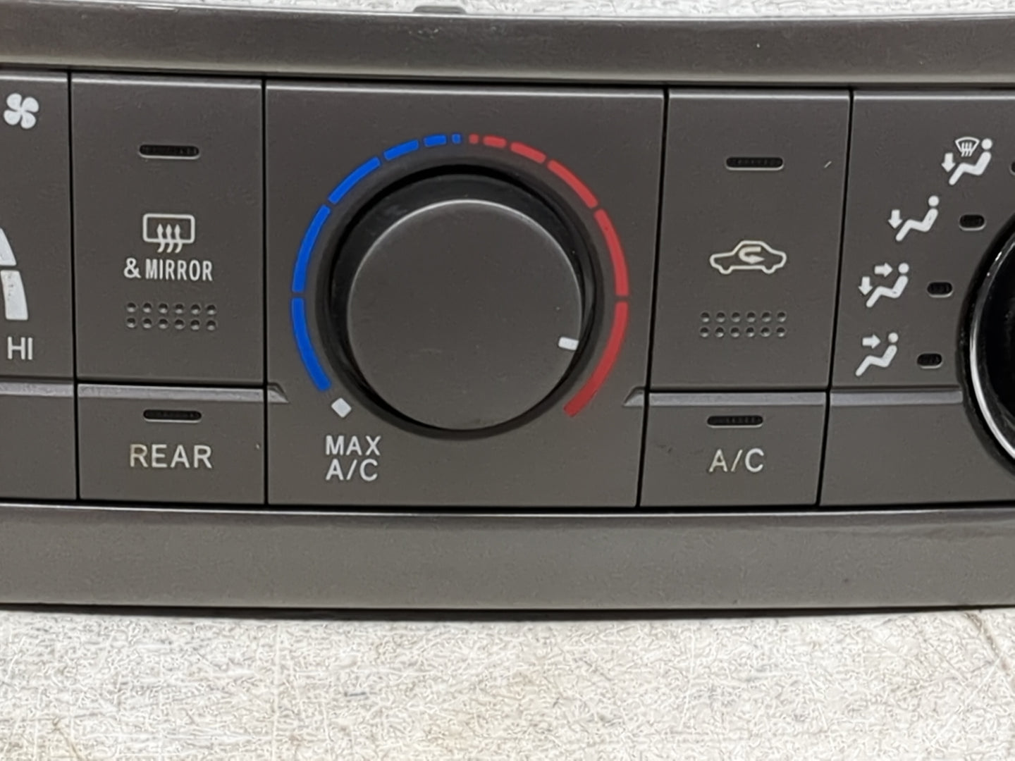 2011-2013 Toyota Highlander Climate Control Module Temperature AC/Heater Replacement P/N:249603Z2T 55900-0E230 Fits OEM Used