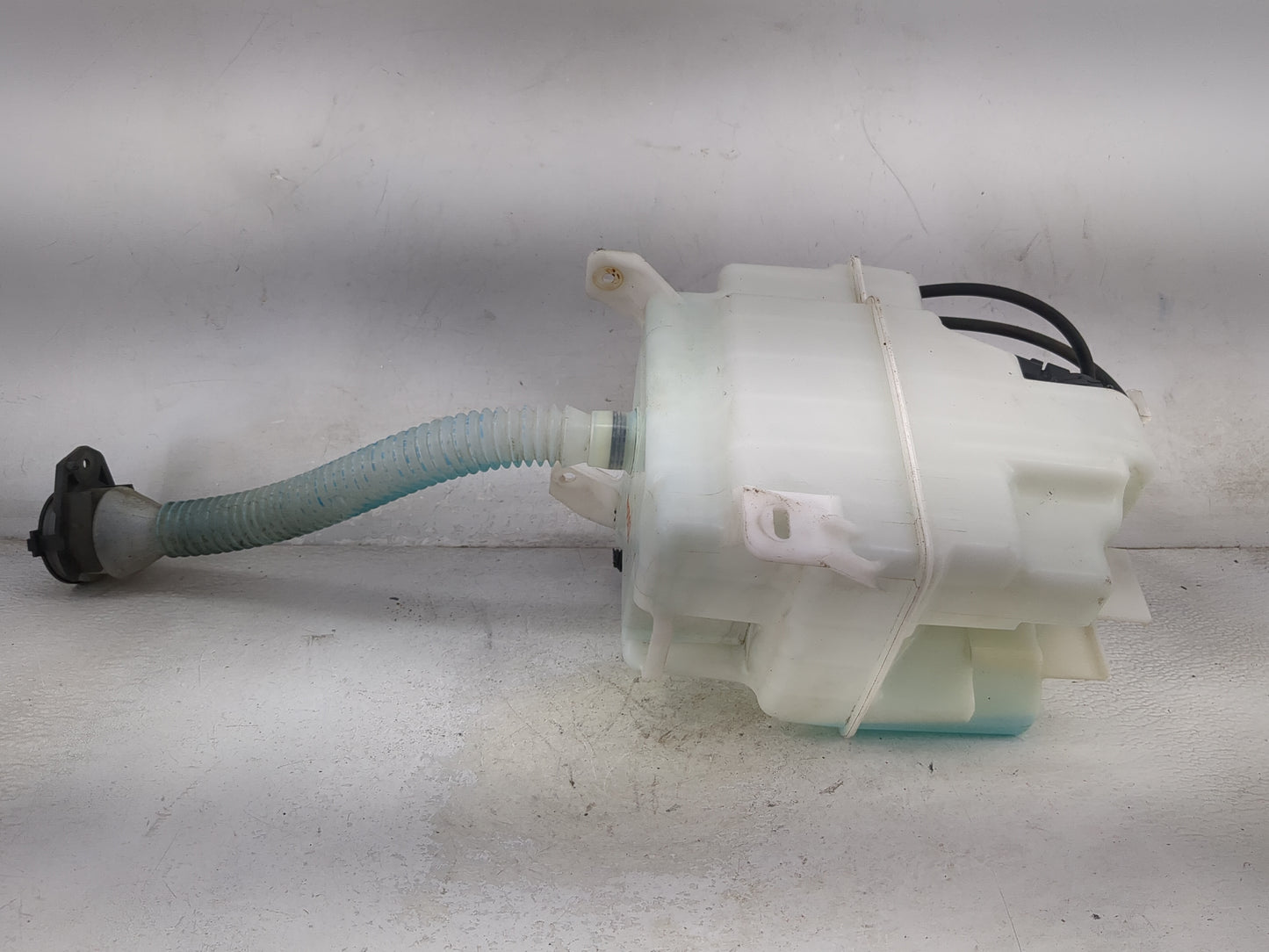 2008-2013 Toyota Highlander Windshield Washer Fluid Reservoir Bottle Oem 1473831 - Oemusedautoparts1.com