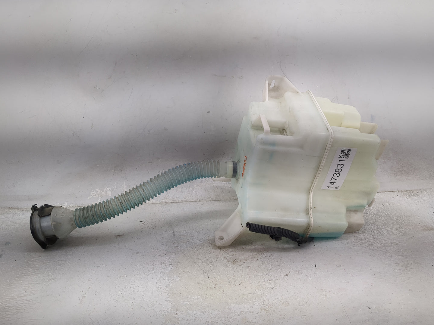 2008-2013 Toyota Highlander Windshield Washer Fluid Reservoir Bottle Oem 1473831 - Oemusedautoparts1.com