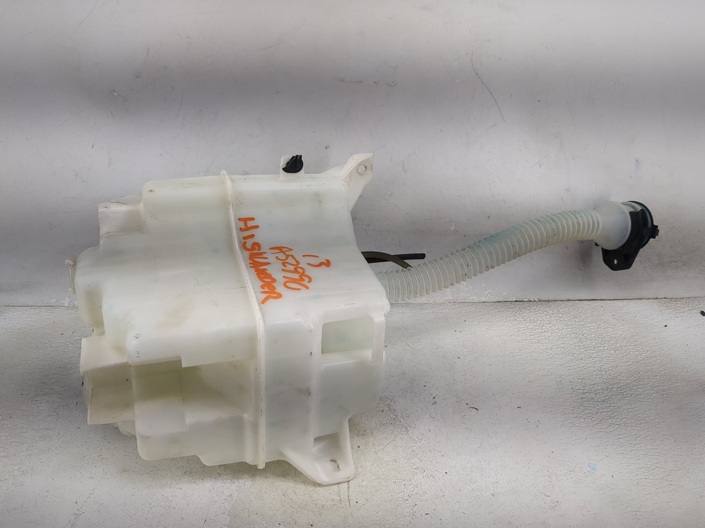 2008-2013 Toyota Highlander Windshield Washer Fluid Reservoir Bottle Oem - Oemusedautoparts1.com