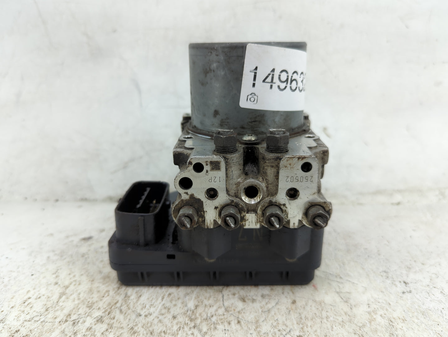2013 Toyota Highlander ABS Pump Control Module Replacement P/N:250502 Fits OEM Used Auto Parts - Oemusedautoparts1.com