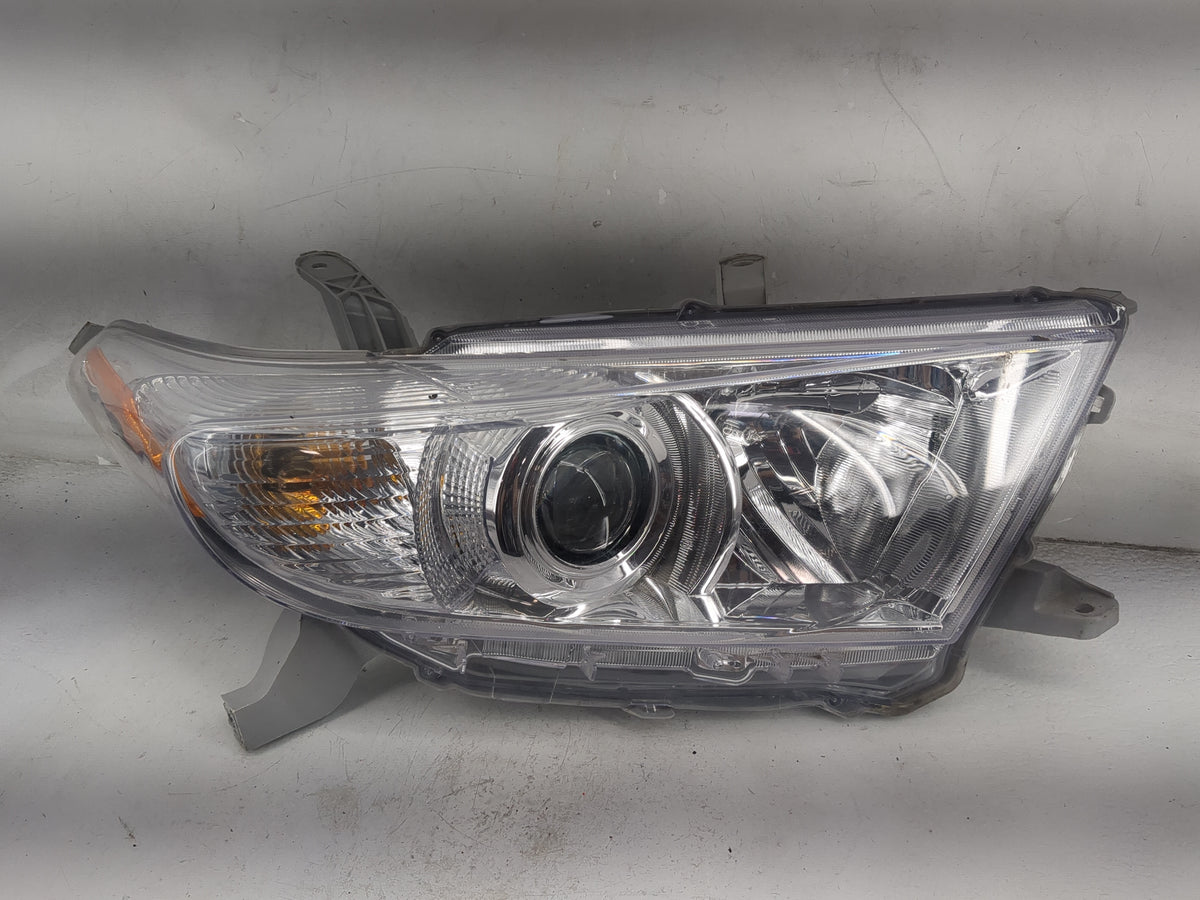 2011 Toyota Highlander Passenger Right Oem Head Light Headlight Lamp 1518773 - Oemusedautoparts1.com