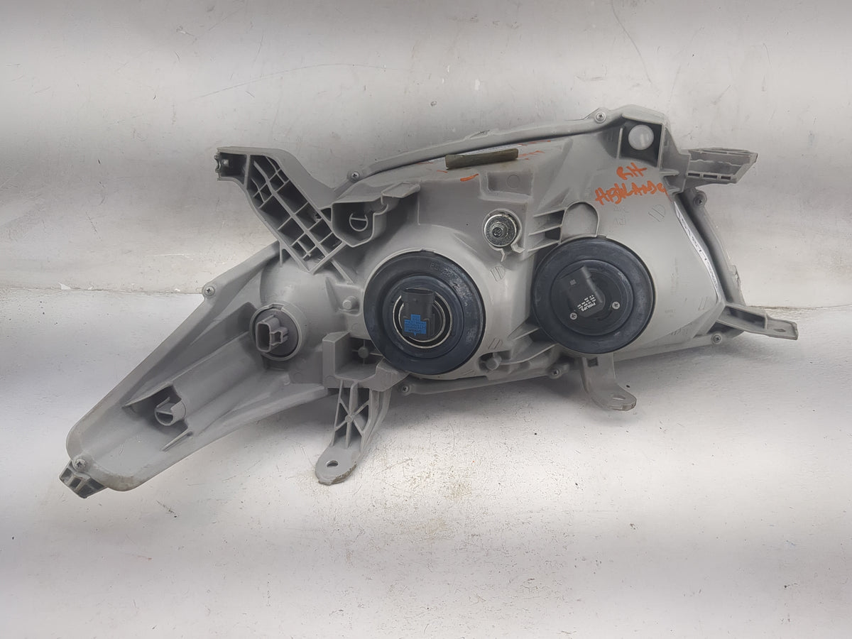 2011 Toyota Highlander Passenger Right Oem Head Light Headlight Lamp 1518773 - Oemusedautoparts1.com