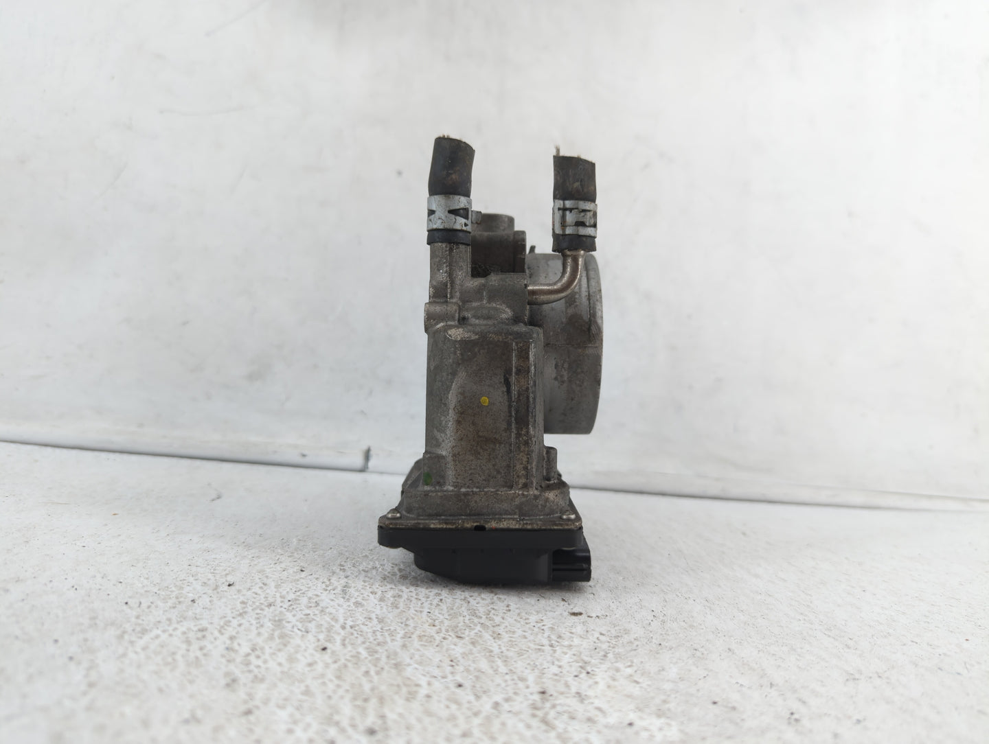 2008-2016 Toyota Highlander Throttle Body P/N:22030-0P050 22030-31030 Fits OEM Used Auto Parts - Oemusedautoparts1.com