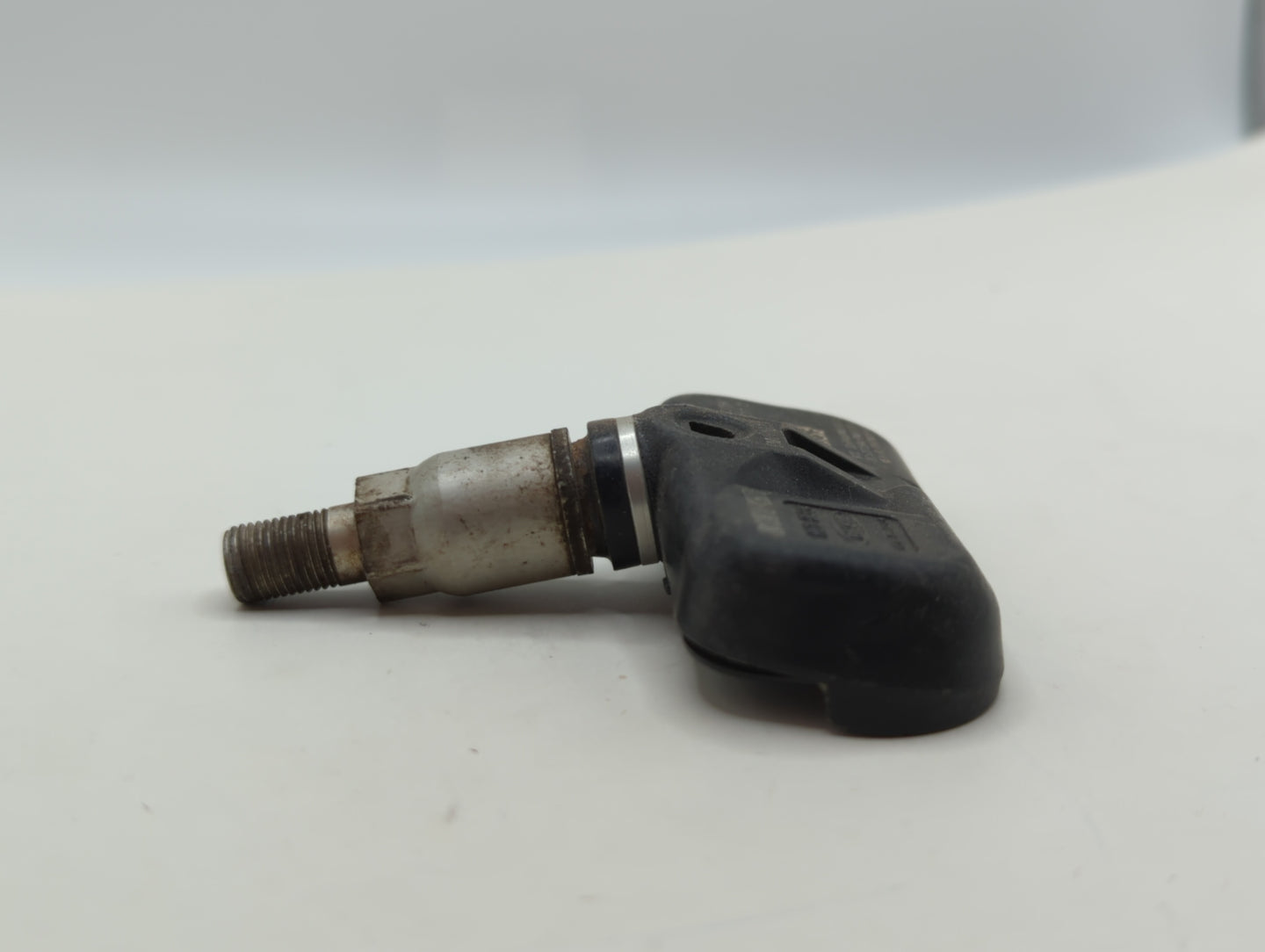 2013 Toyota Highlander Tire Pressure Monitoring System Sensor Tpms - Oemusedautoparts1.com