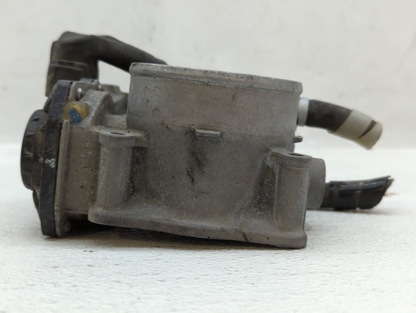 2008-2016 Toyota Highlander Throttle Body P/N:22030-0P050 Fits OEM Used Auto Parts - Oemusedautoparts1.com