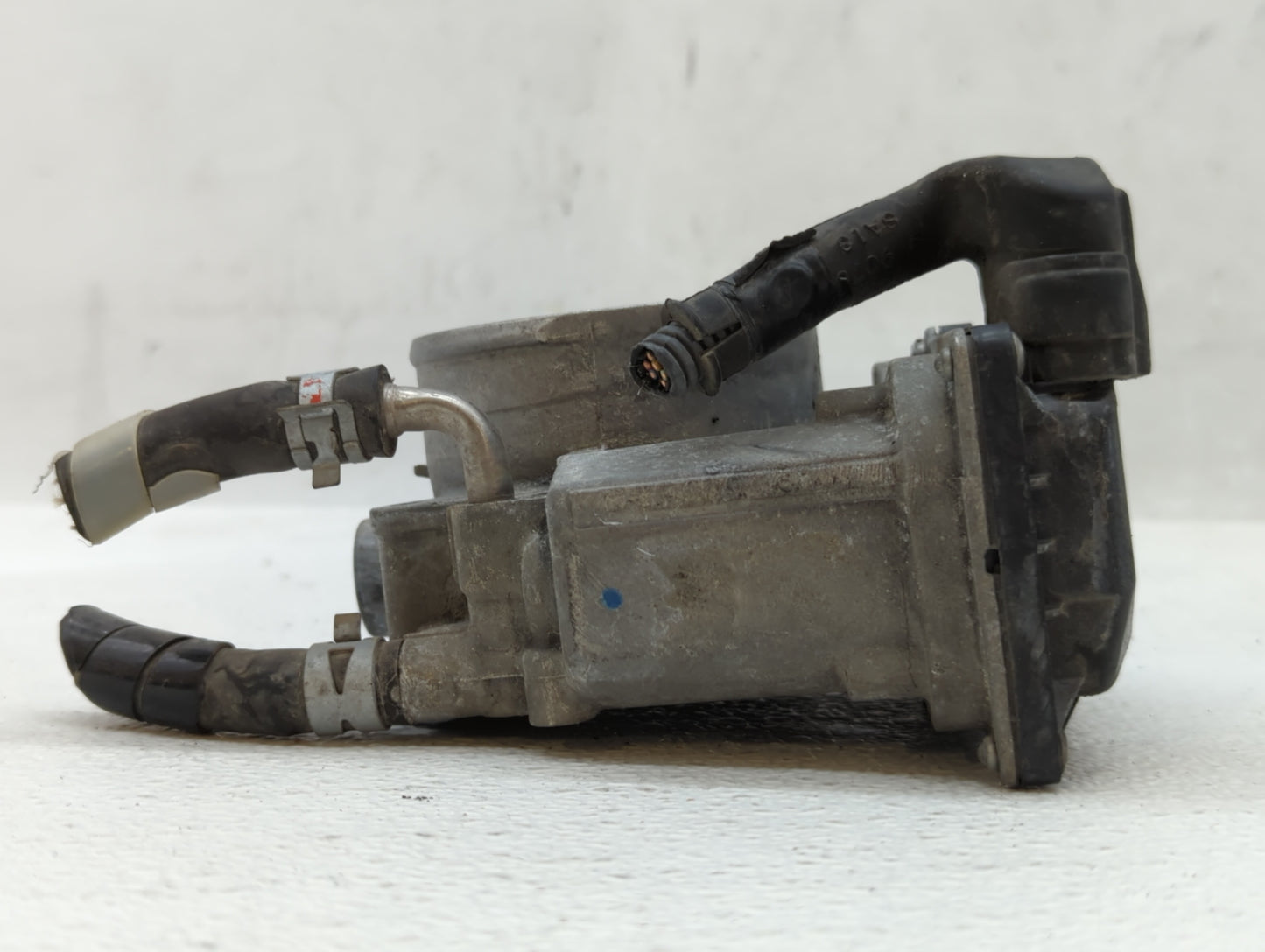 2008-2016 Toyota Highlander Throttle Body P/N:22030-0P050 Fits OEM Used Auto Parts - Oemusedautoparts1.com