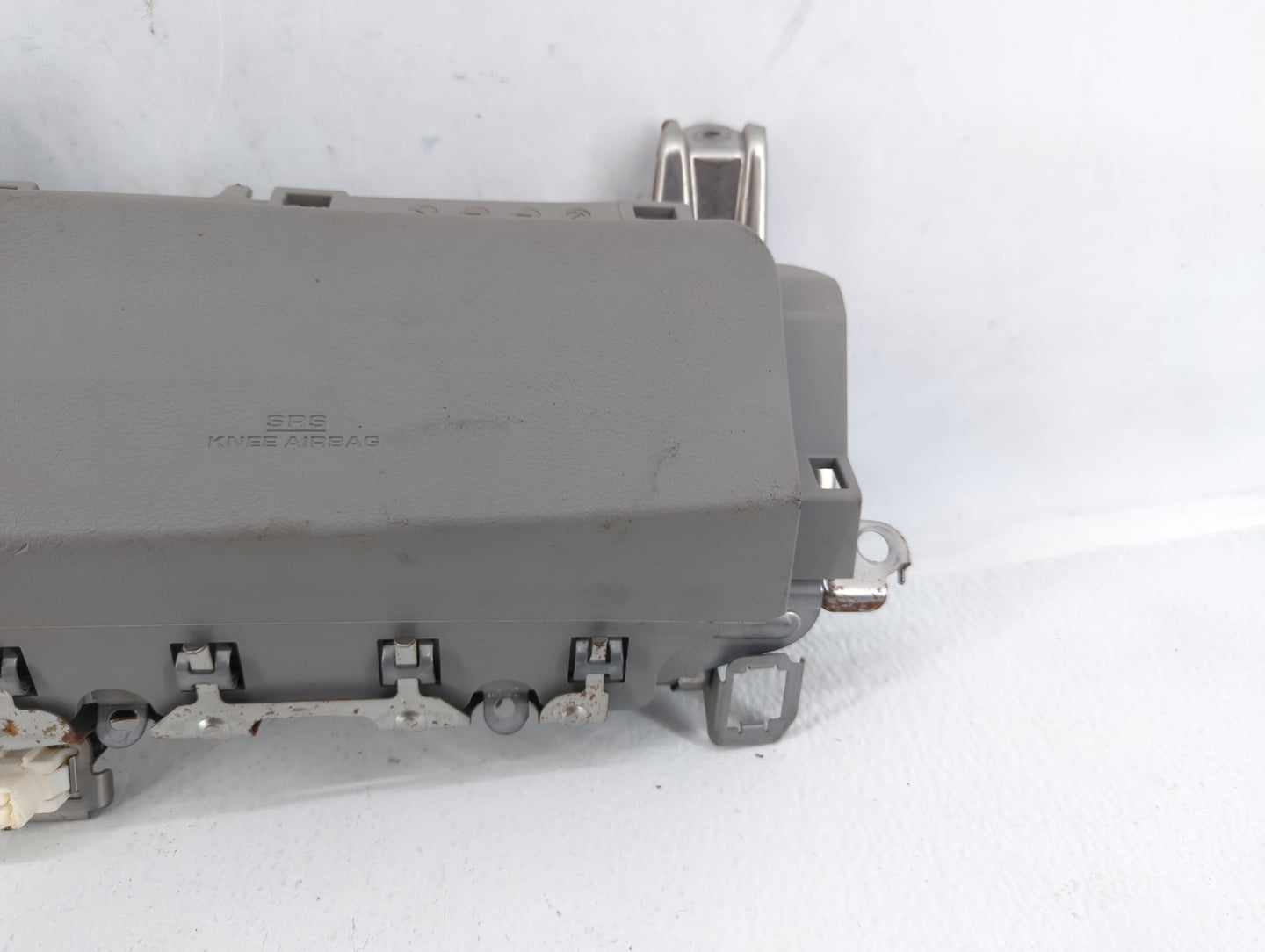 2008-2013 Toyota Highlander Air Bag Driver Left Knee OEM Fits Fits 2008 2009 2010 2011 2012 2013 OEM Used Auto Parts - Oemus
