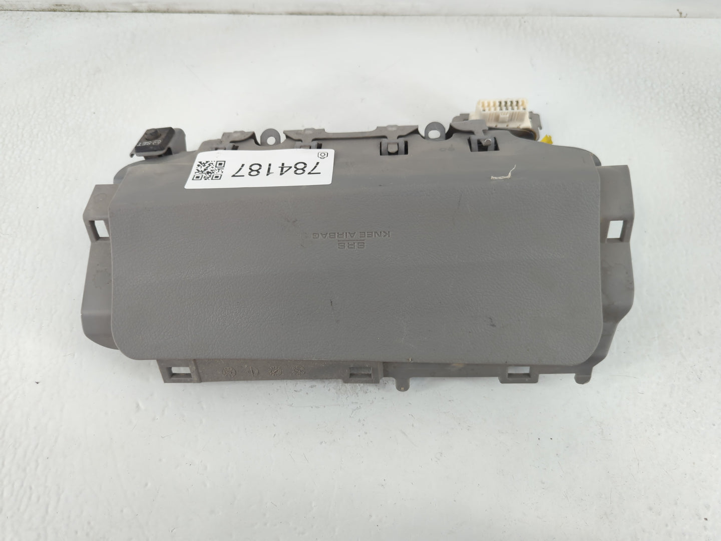 2011-2013 Toyota Highlander Air Bag Passenger Right Dashboard OEM P/N:403054713M85 Fits Fits 2011 2012 2013 OEM Used Auto Pa