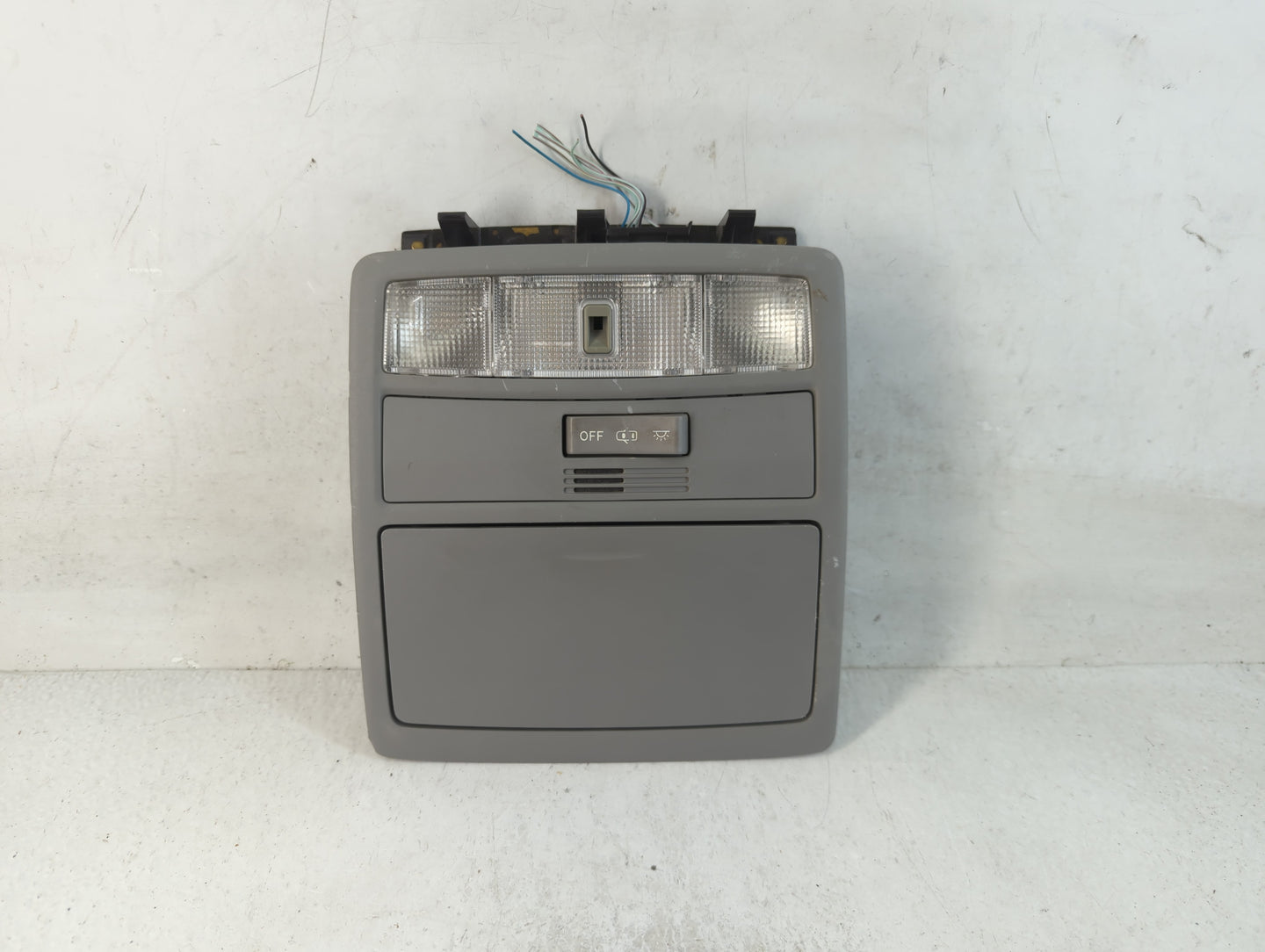 2013 Toyota Highlander Overhead Roof Console - Oemusedautoparts1.com